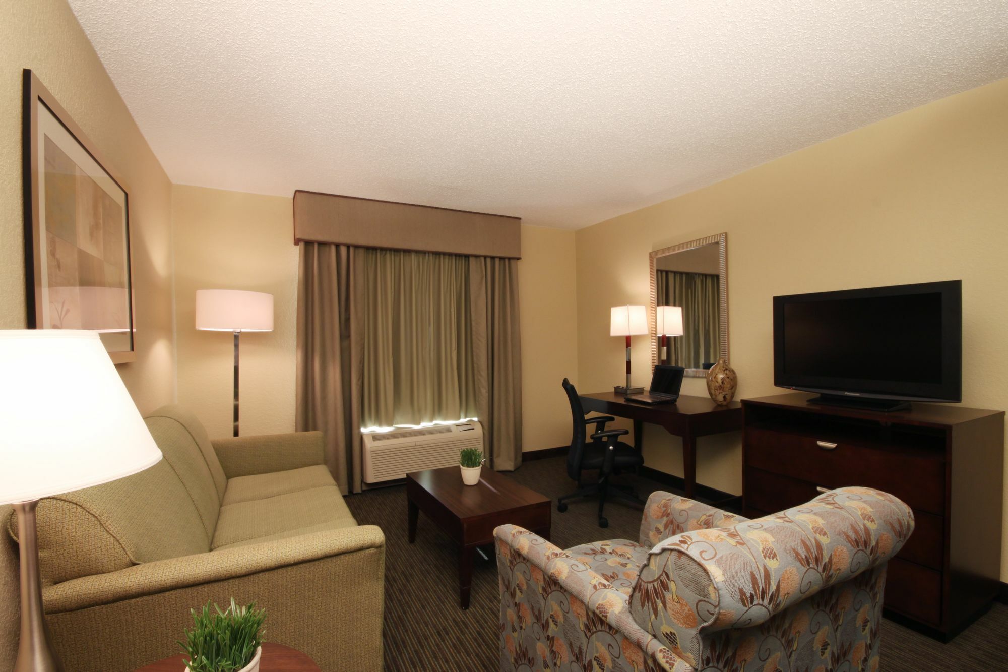 Hotel Hampton & Nashville
