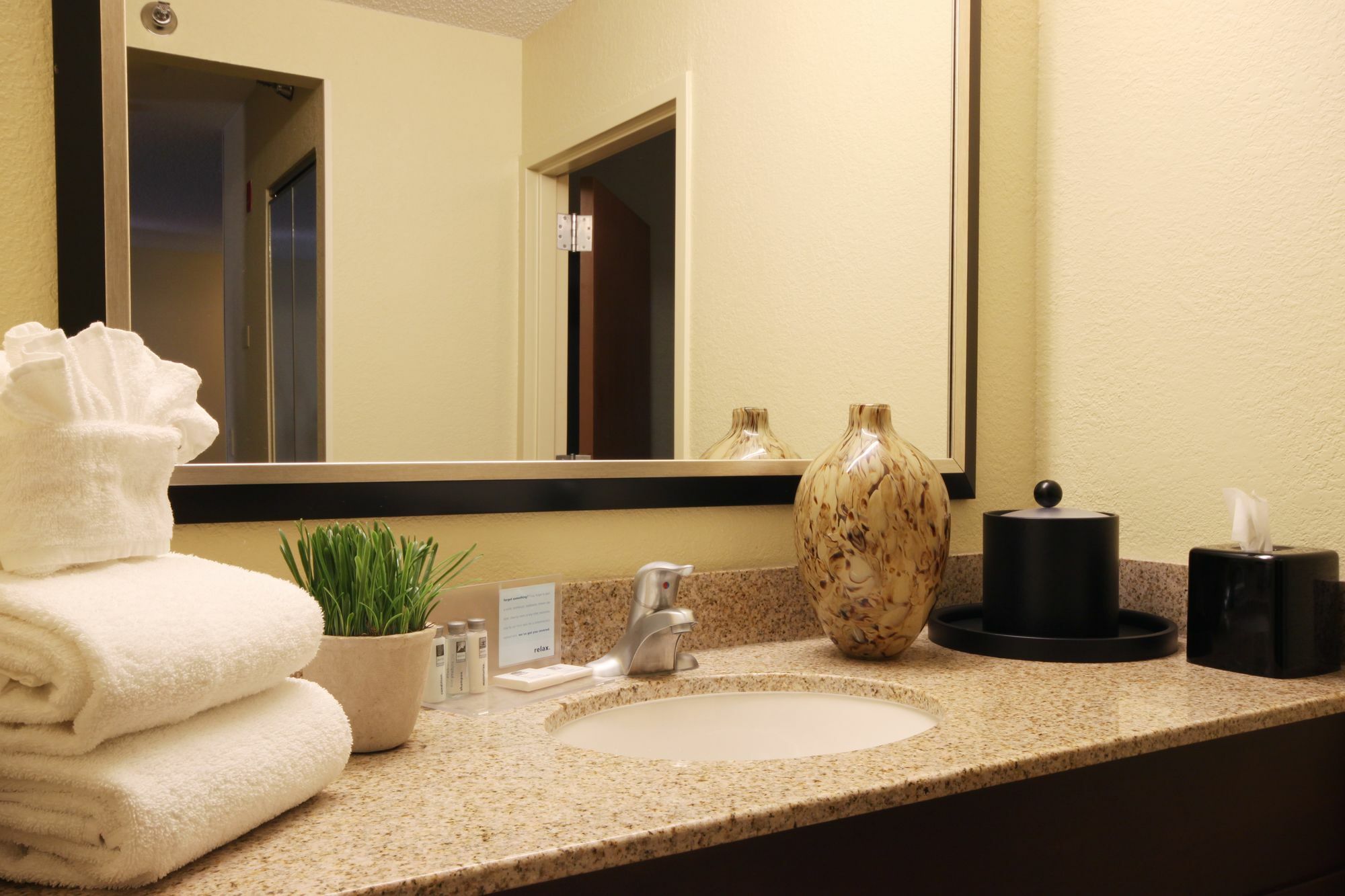 Hampton & Nashville Hotel 3*